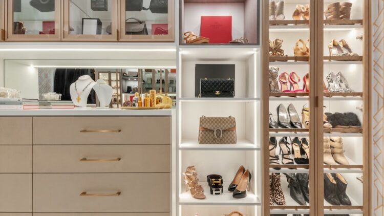 5 Must-Have Fashion Accessories to Elevate Your Everyday Look